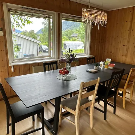 Trivelig Leilighet Med Gratis Parkering Pa Stedet Forset Exterior foto